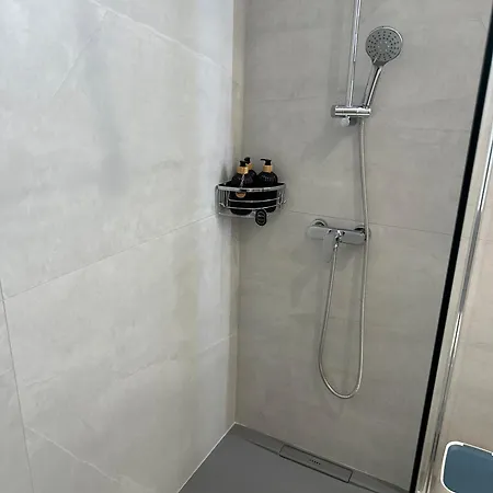 Joanna & Arya Engomi Apts アパート ニコシア