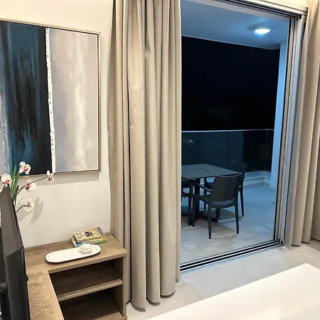 アパート Joanna & Arya Engomi Apts ニコシア