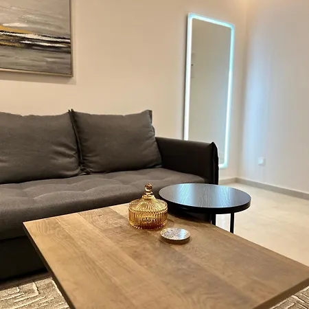 شقة Joanna & Arya Engomi Apts *