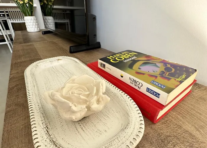 Joanna & Arya Engomi Apts 公寓 *