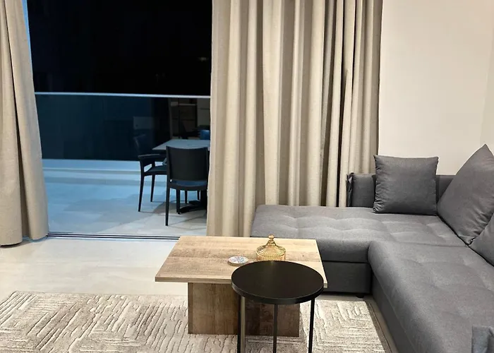 Joanna & Arya Engomi Apts 公寓