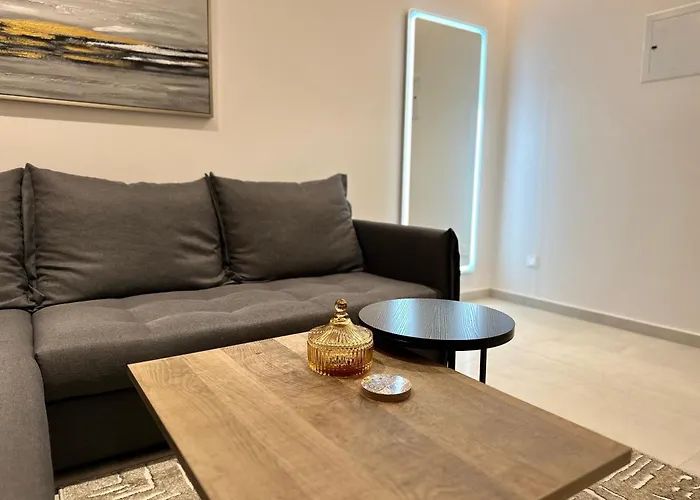 아파트 Joanna & Arya Engomi Apts *