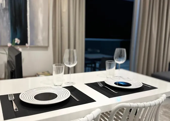 Joanna & Arya Engomi Apts 公寓